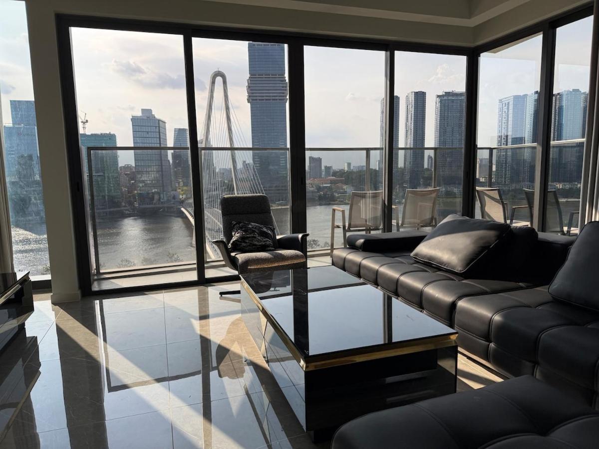 6 Star Skyvilla 4br 180m2 Riverfront D1 Panoramic Appartement